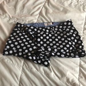Black and white dotted shorts